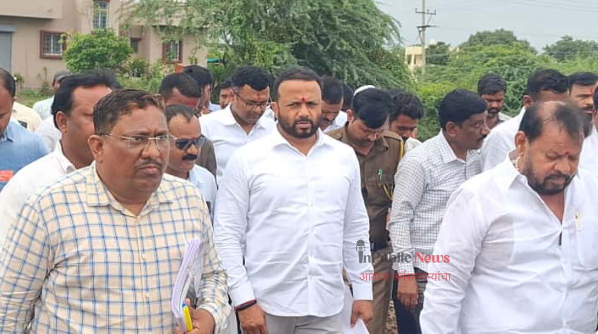 पालकमंत्री जयकुमार गोरे यांनी प्रशासनाला नुकसानग्रस्त शेतकऱ्यांचे पंचनामे करण्याच्या सूचना!