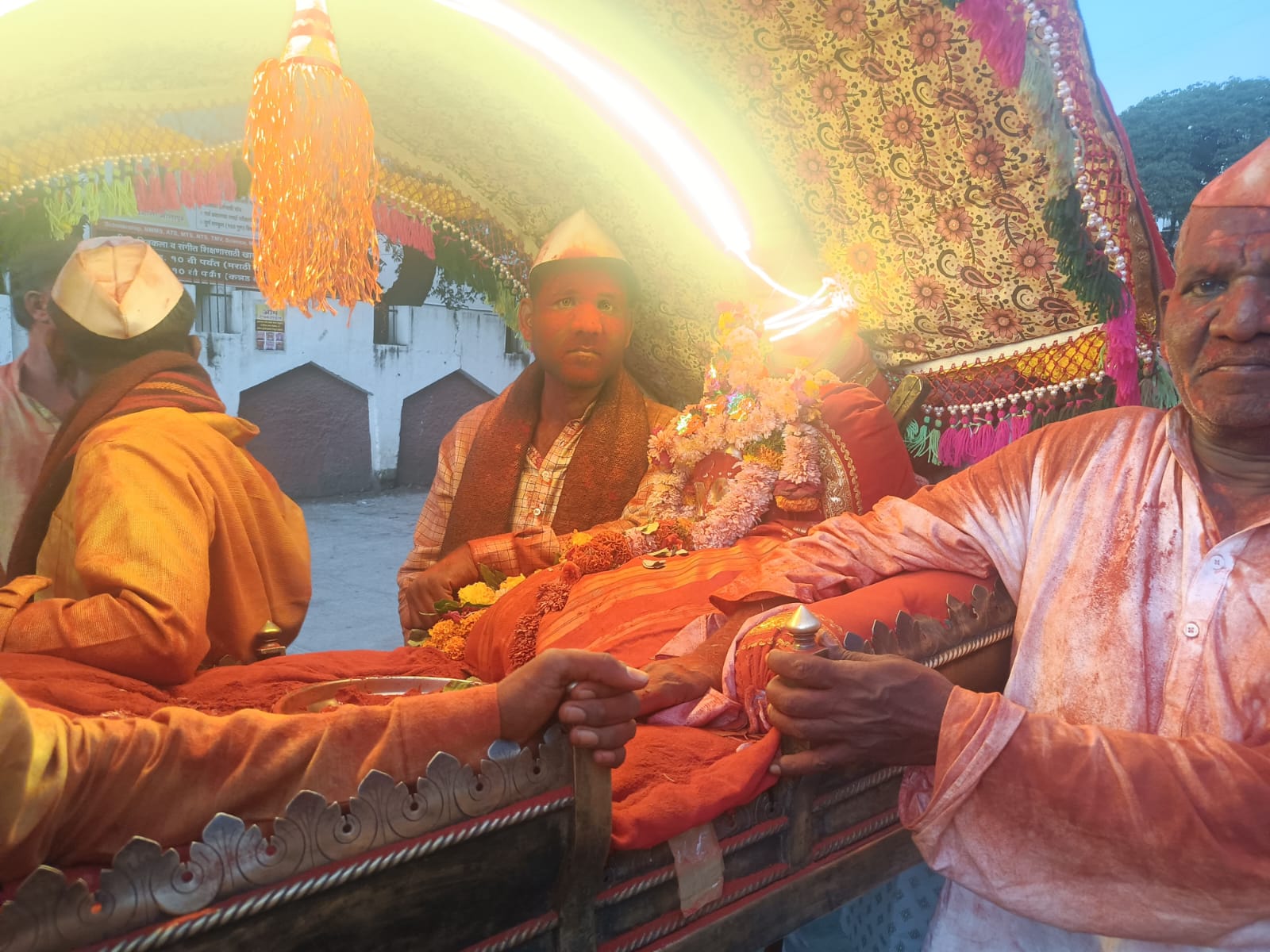 श्री रूपाभवानीची सीमोल्लंघन पालखी मिरवणूक भक्तिभावात संपन्न