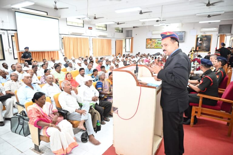 Retired officers and ex-servicemen gathering