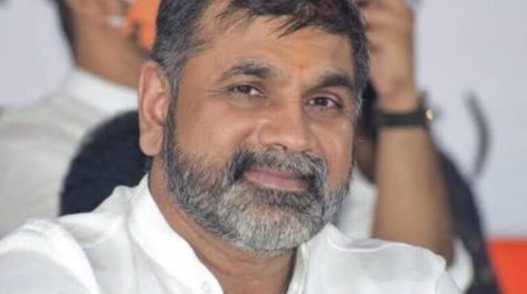 महाराष्ट्राच्या राजकारणात हालचाली वाढल्या! सचिन अहिरांचा शरद पवारांना फोन,  भेटीची चर्चा
