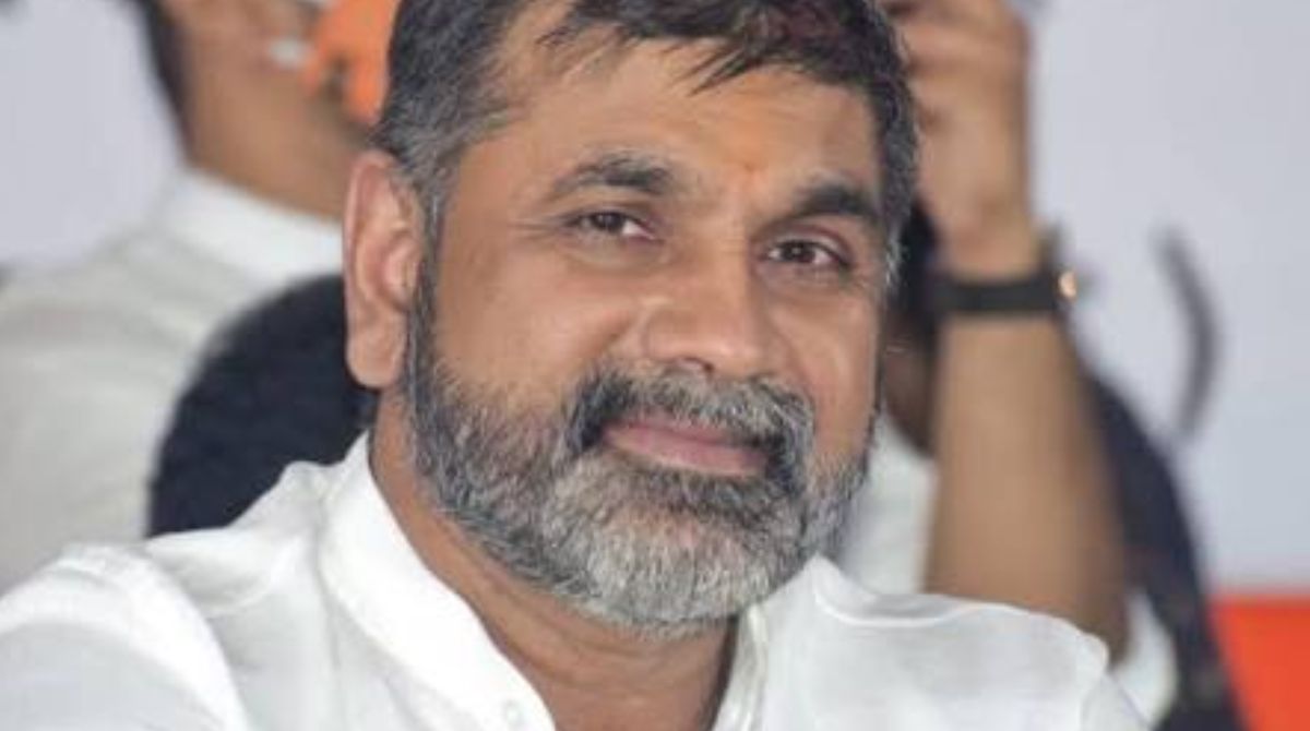 महाराष्ट्राच्या राजकारणात हालचाली वाढल्या! सचिन अहिरांचा शरद पवारांना फोन,  भेटीची चर्चा