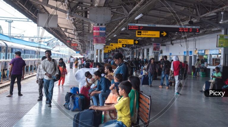 रेल्वे प्रवाशांची सुरक्षा आता सरकारच्या रडारवर; गुन्हेगारांचा बंदोबस्त करण्यासाठी आखला ‘हाय-टेक’ प्लॅन