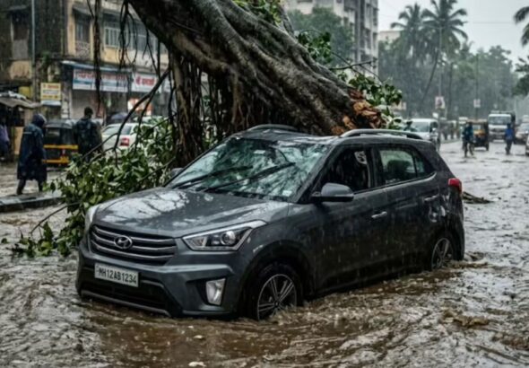 पूरात कार बुडाल्यानंतर लाखोंचे नुकसान टाळा; विमा क्लेमची योग्य पद्धत जाणून घ्या