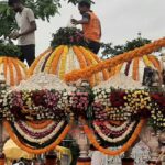आषाढी वारी : पालखी सजावटीसाठी फुलांची रंगत; गुलाब, ऑर्किड आणि झेंडूची अनोखी आरास