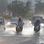 महाराष्ट्रात मुसळधार पावसाचा इशारा; घाटमाथ्यावर ऑरेंज अलर्ट, सात जिल्ह्यांना यलो अलर्ट